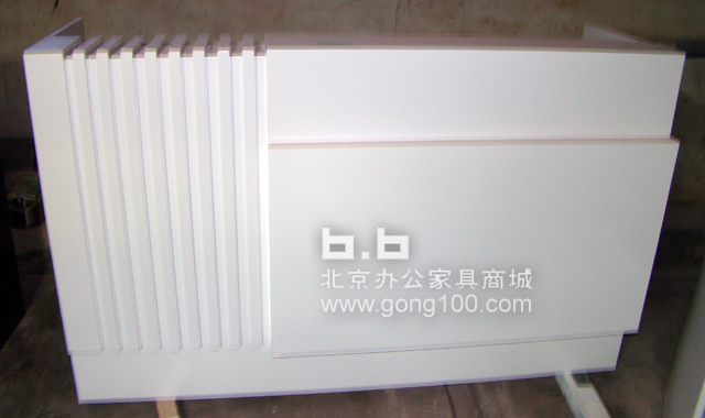 小型竖条套色造型前台正面图