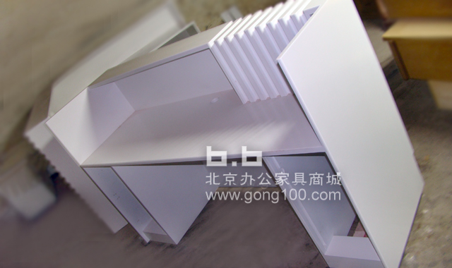 小型竖条套色造型前台侧面图